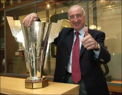 Dans quel sport s'est fait connatre Pierre Albaladejo entre 1954 et 1964 ?