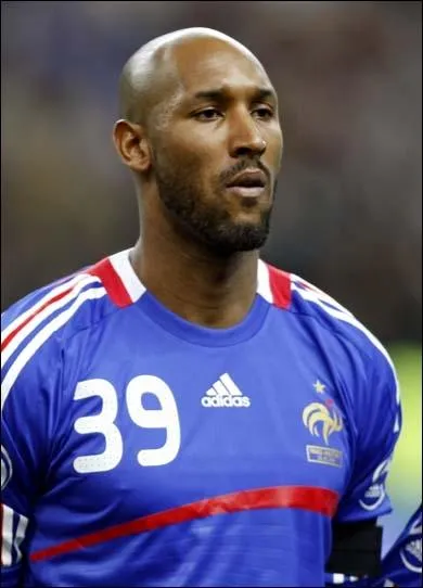 Ancien attaquant au PSG, Nicolas Anelka fut slectionn  69 reprises en quipe de France. Pour la saison 2012-2013 il est joueur dans l'quipe chinoise de :