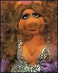 Personnages Muppet Show. Premier Quizz. Qui est cette charmante petite cochonne au fichu caractre ?