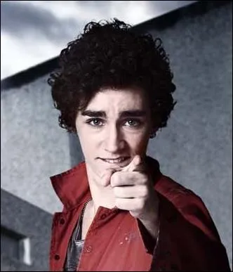 Dans quelle srie anglaise rcente retrouve-t-on Nathan, Kelly, Simon, Ashelia, Rudy, Curtis et Seth ?