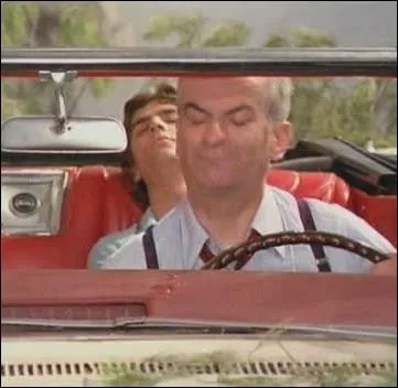 Henri Roubier industriel, roule sur les routes du Midi avec deux jeunes auto-stoppeurs  son bord ... .