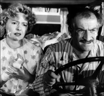 Maurice Berger, chauffeur de taxi parisien part en Espagne passer ses vacances avec sa femme Germaine ... .