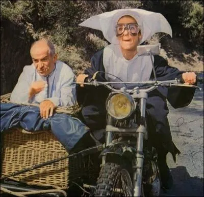 Retrouvailles mouvementes avec Soeur Clotilde pour une ballade en side-car dans ... .