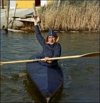 Chef des chantiers Fourchaume  la recherche d'un employ licenci, dans ce film trs maritime ... .