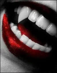 Quel tribut a gorg l'un de ses adversaires avec les dents lors de prcdents Hunger Games ?