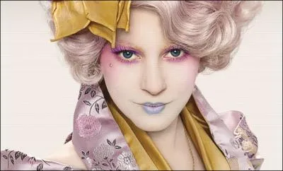 Quelle phrase Effie a-t-elle prononce pour attirer les sponsors de Katniss et Peeta ?