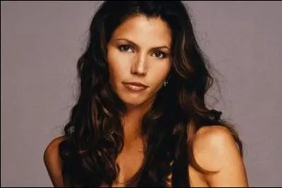 Quelle actrice joue Cordelia Chase ?