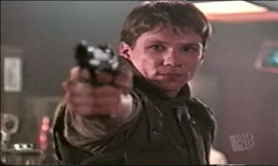 Quel acteur joue Riley Finn ?