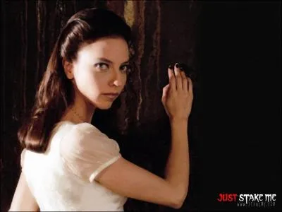 Quelle actrice joue Drusilla ?