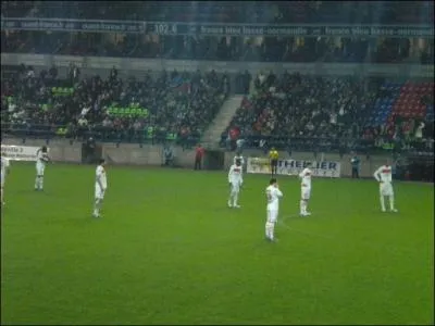 A-t-il un enfant et une femme ?