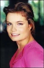 De quelle actrice autrichienne, Sarah Biasini, est-elle la fille ?