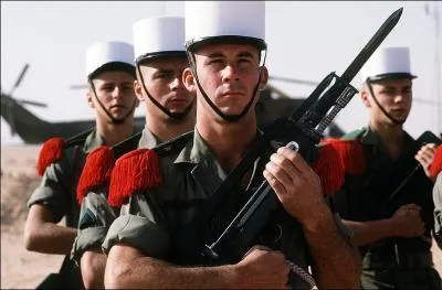  Tiens, voil du boudin ( marche de la Lgion) mais pour qui il n'y a plus de boudin ?