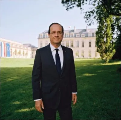 Cette anne , Franois Hollande dcide de renouer avec la traditionnelle ... . ( supprime par N. Sarkozy )