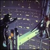 Lors de la premire rencontre entre Luke et Dark Vador, qui gagne ?