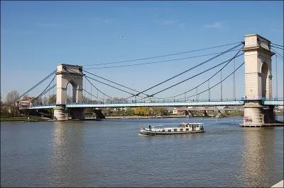 C'est en divisant 376 par un multiple de 2 que vous obtiendrez ce dpartement d'Ile de France, limitrophe de Paris !