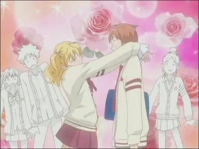 Qui est cette 'fille'  ct de lui ?