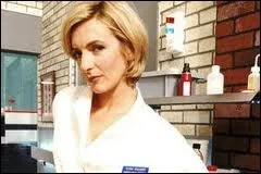 Quelle est la profession de Clara Saulnier ?