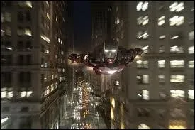Quelle ville Iron Man survole-t-il ?