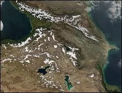 Comment nomme-t-on cette rgion montagneuse, situe entre la mer Noire et la mer Caspienne ?