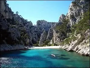 Je renverrai ma prochaine partie de chasse aux calanques grecques.