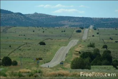 Quelle est cette route des Etats Unis qui traverse 8 tats d'Est en Ouest ?