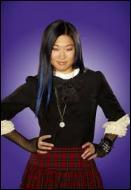 Qui est cette membre du Glee Club au look gothique  japonisant  ? Elle a un défaut d'élocution, elle bégaie.