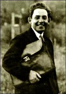 Compositeur d'oeuvres pour orchestre et de musique de chambre, il est tu en dportation durant la Shoah le 30 avril 1943  l'ge de 42 ans :