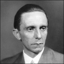 Ministre du Reich  l'ducation du peuple et  la Propagande sous le Troisime Reich de 1933  1945, il se suicide le 1er mai 1945  Berlin :