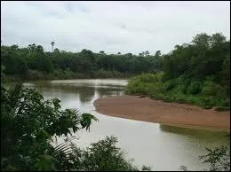 Un seul voisin : le Sénégal