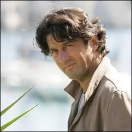 Que donne Ryan  Marie pour qu'elle se souvienne de ses parents  jamais ?