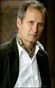 Qui est le fou de l'le de Ty Kern ? Et de quelle famille fait-il partie ?