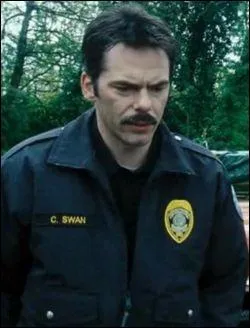 Comment s'appelle cet acteur dans le film Twilight ?