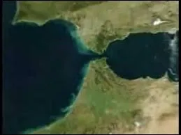 Quel pays se situe au Sud de ce clbre dtroit ?