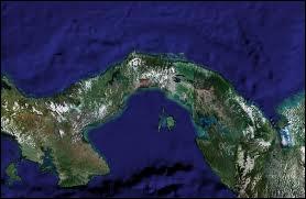 Quelles étendues d'eau sont séparées par l'isthme de Panama ?