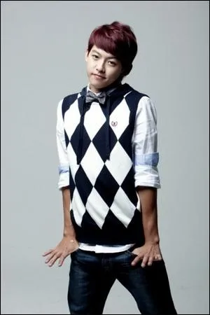 Quand au personnage principal, de quel groupe fait-il partie en ralit ?