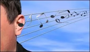 L'oreille en coin tait une mission de radio trs connue, qu'on pouvait suivre de 1980  1990 sur quelle grande station de radio franaise ?