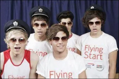 Un peu plus dur. Pendant leur tourne aux USA, ils ont reu un cadeau de la part d'une de leurs fans, qui les a dgots. Qu'est-ce que c'tait ?