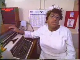 Dans le reportage sur l'hpital, comment Josphine, Marie-Thrse et Marie-Denise ragissent-elles ds qu'un patient demande de l'aide ?