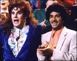 Qui est  droite sur la photo ?