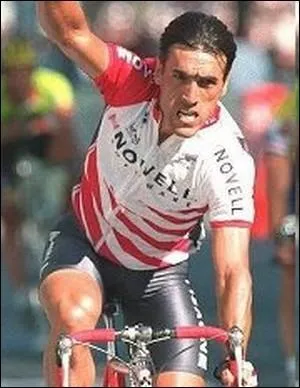 De 1991  1997, ce coureur ouzbek remportera 9 tapes et 3 maillots verts il tait rput pour ses sprints agressifs et spectaculaires qui lui valurent de nombreuses chutes ... .
