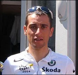 Depuis ses dbuts sur le Tour de France en 2002, Sandy Casar appartient  la mme quipe. Laquelle ?