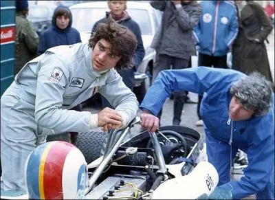 Franois Cevert fut vainqueur du Grand Prix des Etats-Unis 71 et se classa 2me aux 24h du Mans en 72. Il trouva la mort en 73 aux essais qualificatifs du GP des Etats-Unis. Sur quel circuit ?