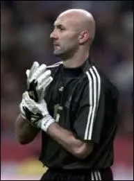 On sait que Fabien Barthez dtient le record du nombre de slections en quipe de France pour un gardien de but. Mais combien de fois a-t-il t slectionn ?