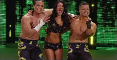 The Prime Time Players (Titus O'Neil & Darren Young) vs Epico & Primo : qui sont les vainqueurs ?