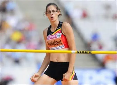 Mdaille d'or  Pkin en saut en hauteur, porte drapeau de l'quipe belge !