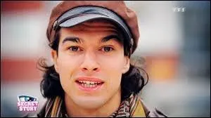 Midou s'appelle en ralit Mohamed. Quel est son nom de famille ?