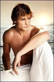 Le plus grand de la maison est Serguei. Quel est son nom de famille ?