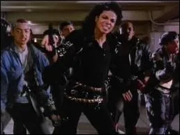 Dans quel clip fait-il une dmonstration de danse dans le mtro ?