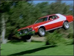 Comme tout le monde a reconnu ce gnrique, je vais vous demander qui conduit la Ford Gran Torino...