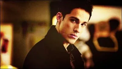 Qui Tyler Lockwood a-t-il tu pour devenir un loup-garou ?